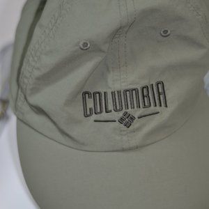 - Columbia Nylon Adjustable Hat Cap Weatherproof One size Youth